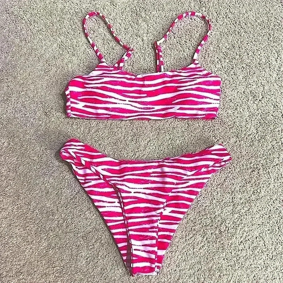 NWOT! PINK & WHITE Women’s Small Top & Bottom - Picture 2 of 7